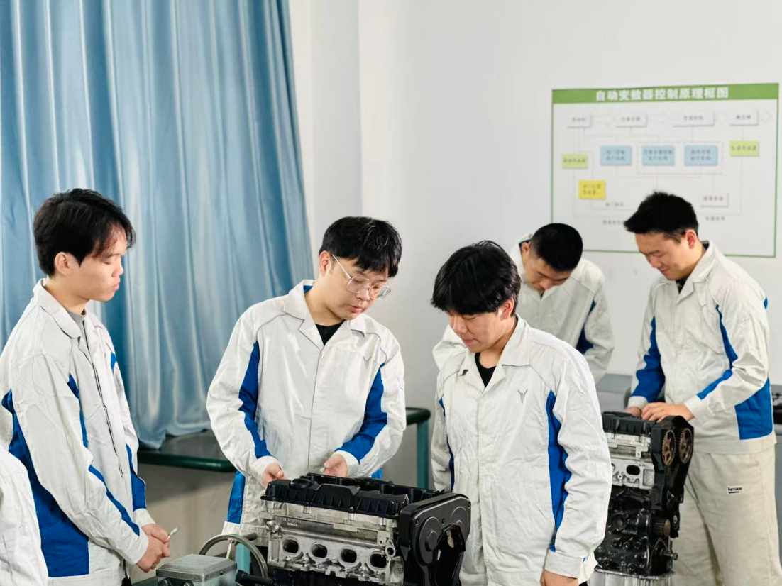【专业介绍】欢迎报考武汉市城铁技工学校（新能源汽车检测与维修专业)